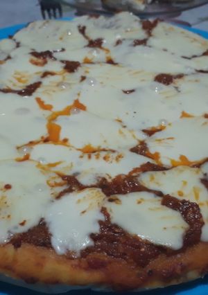 Una foto de Pizza de sardinas