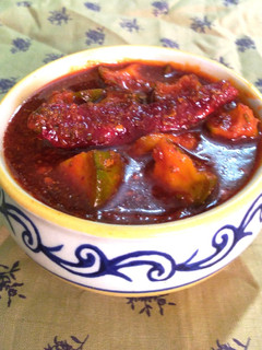 ગોળ કેરી નું અથાણું(sweet mango pickle recipe in Gujarati) રેસીપી મુખ્ય ફોટો