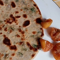 A picture of Spring onion Paratha.