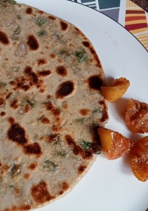 A picture of Spring onion Paratha.