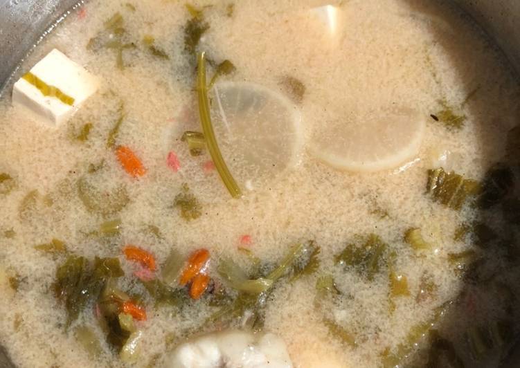 Bagaimana Menyiapkan Sup ikan kakap kuah susu Anti Gagal