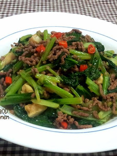 簡易熱炒~沙茶牛肉炒油菜 的食譜成品照片
