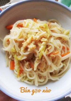 Hình của món BÚN GẠO XÀO - Ăn dặm cho bé.
