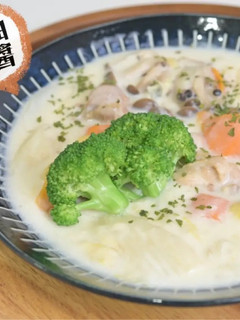 奶油白醬雞肉燉菜 的食譜成品照片