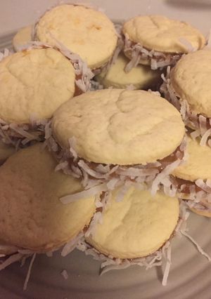 Una foto de Alfajores