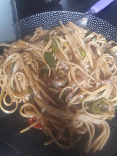 Una foto de Fideos con salsa de soja