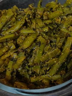गवार भाजी रेसिपी (gavar bhaji recipe in marathi) रेसिपी चे मुख्य फोटो 