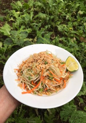 Hình của món Nộm su hào & cà rốt đơn giản.