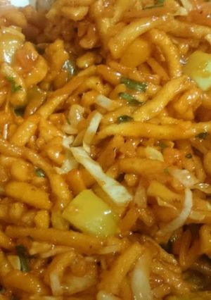A picture of Chilli fried noodle.
