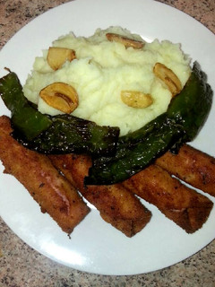 Una foto de Puré de patatas con San Jacobo a mi estilo