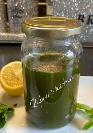 A picture of Fresh Mint Leaves And Lemon Simple Syrup:.