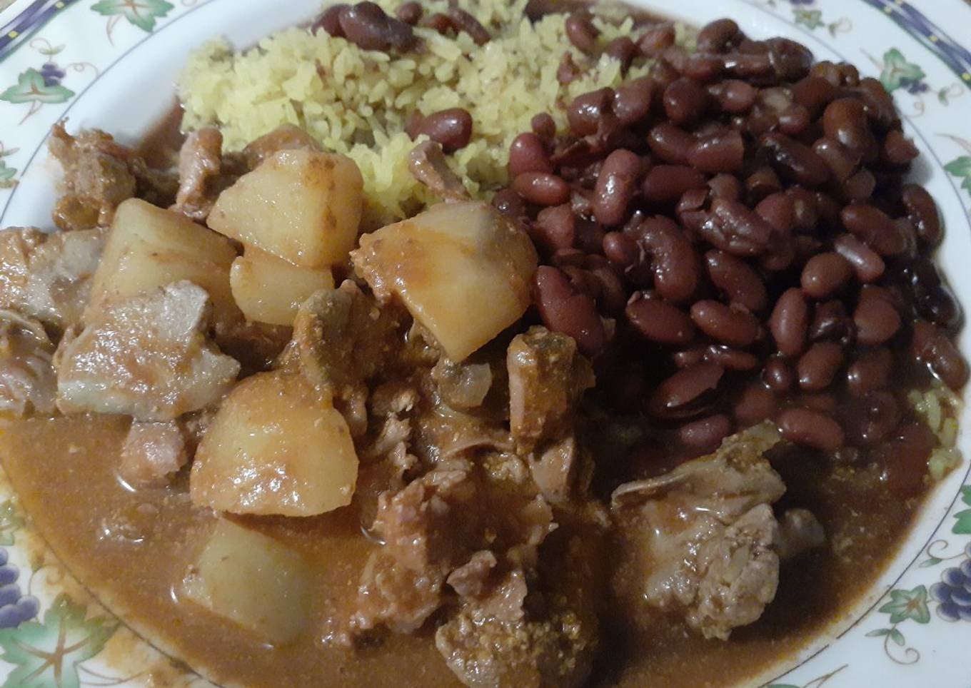 Hígados y mollejas con papas