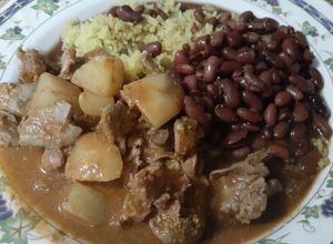 Una foto de Hígados y mollejas con papas