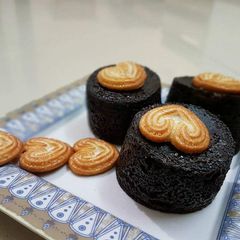 A picture of Oreo biscuits cup cake.
