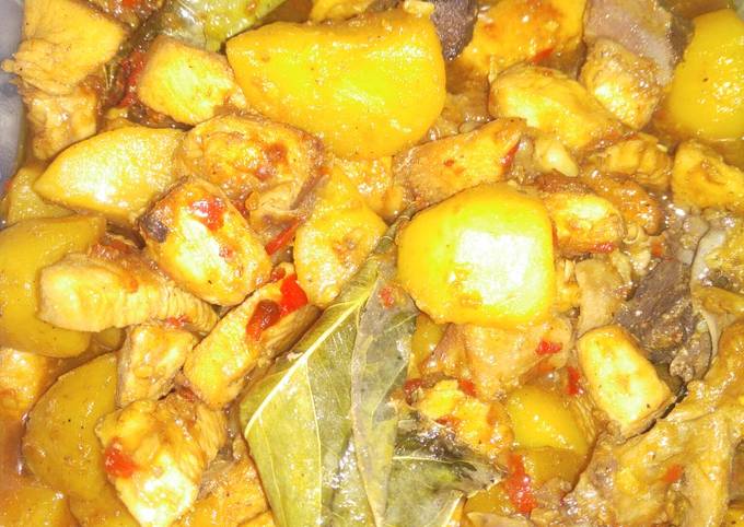 Semur kentang daging ayam