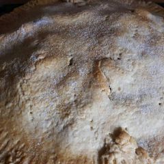 A picture of Mandys plate apple pie.