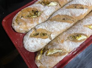 Rémisztően 👻👻👻fokhagymás, gombával töltött rozsos kifli recept fotója