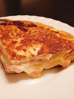 Sonkás-sajtos tortilla szendvics recept fotója