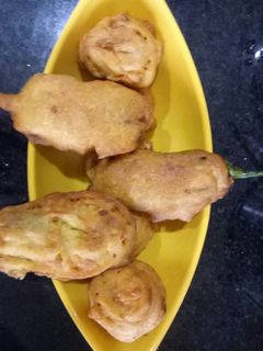 સ્ટફ મિર્ચી વડા (stuff mirchi vada recipe in gujarati) રેસીપી મુખ્ય ફોટો