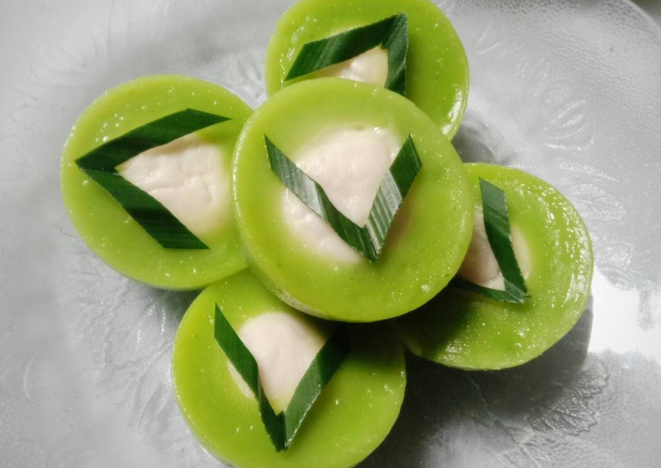 Kue nona manis