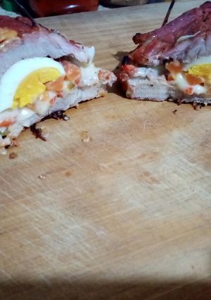 Una foto de Bondiola rellena a la salsa