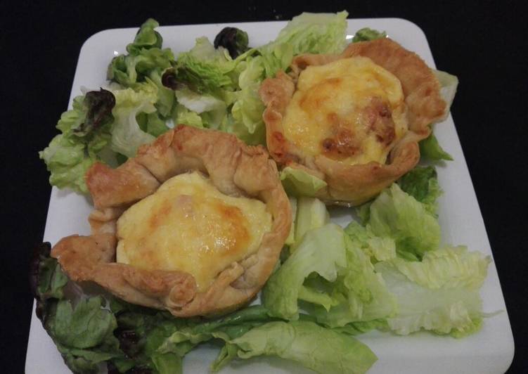 Mini quiches de hojaldre casero al estilo Lorraine