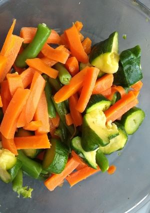 A picture of Steamed microwave seasonal vegetables.