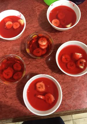 صورة لوصفة جلي الفرولا مع قطع الموز