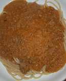 Tallarines rojos con Carne Molida