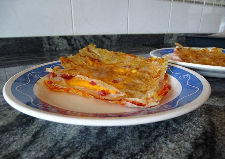 Masa filo con pavo, queso y jamón