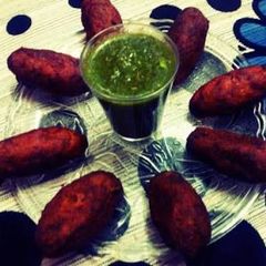 A picture of Beetroot and tofu kabab.