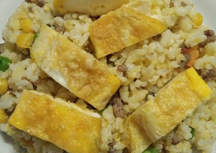  Resep Nasi goreng hongkong  oleh Rizqia Ramadhaningrum 