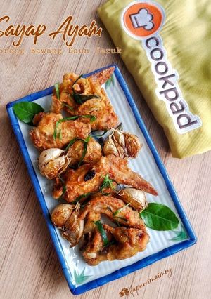 Foto resep Sayap Ayam Goreng Bawang Daun Jeruk