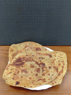 પંજાબી પરોઠા (Punjabi Paratha Recipe In Gujarati) રેસીપી મુખ્ય ફોટો