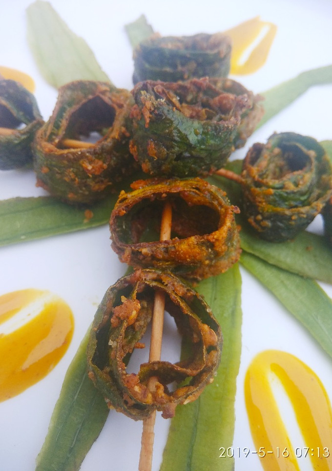 तोरी के छिलके के छल्ले (Tori ke chilke ke chhalle recipe in Hindi) रेसिपी मुख्य फोटो