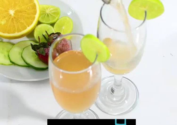 Simple Way to Make Quick Rosé Spritzer Cocktail