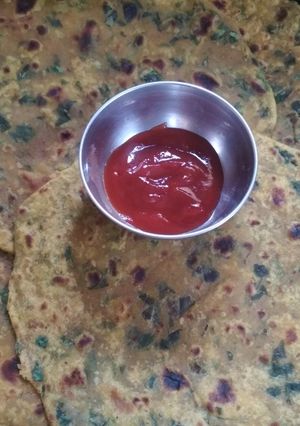 मेथीचे पराठे (methiche parathe recipe in marathi) रेसिपी चे मुख्य फोटो 