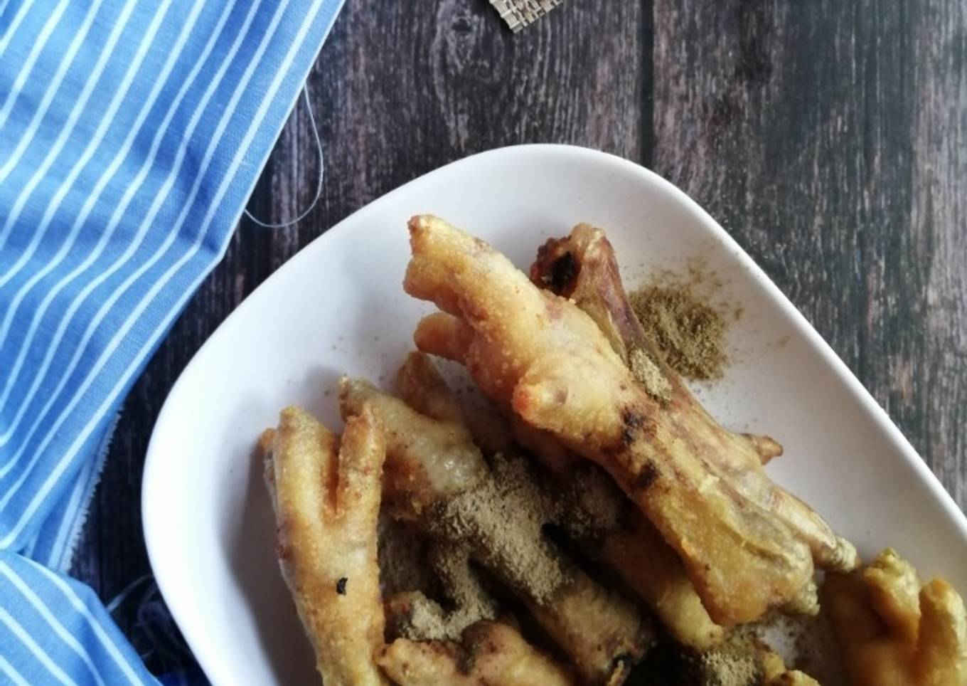 Kaki Ayam Goreng Rangup Bersama Kayu Manis