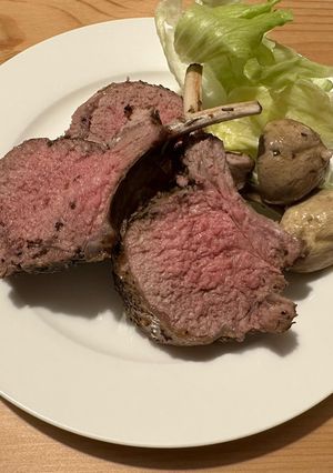 A picture of Oven-baked Lamb Rack 焗羊架.