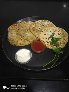 આલુ પરાઠા (Aloo Paratha Recipe In Gujarati) રેસીપી મુખ્ય ફોટો
