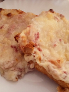 Foto principal de Tosta de jamón y queso crema