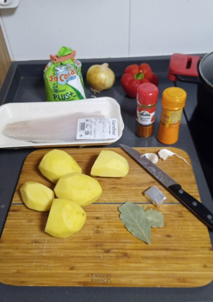 Una foto de Merluza con patatas en olla exprés