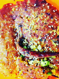વેજિટેબલ હાંડવો(vegetable handvo in gujarati) રેસીપી મુખ્ય ફોટો