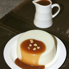 A picture of Panna Cotta With Butterscotch Sauce.