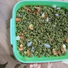 A picture of Moong sprouts.