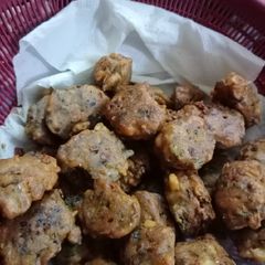 Palak Kay pakory😋 A picture of Palak Kay pakory😋.