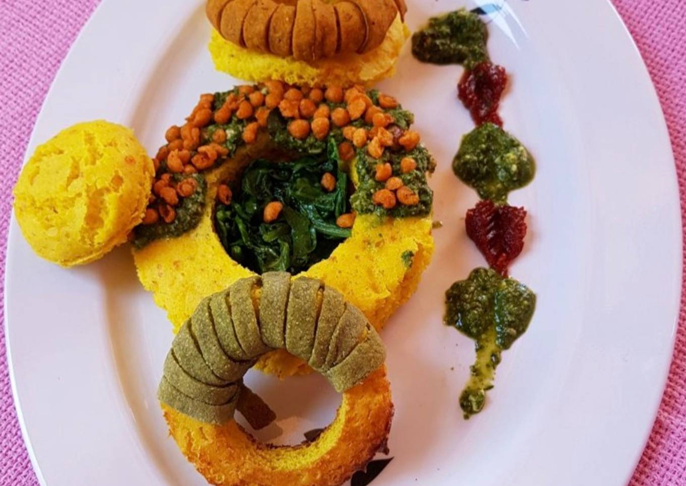 Baked dhokla doughnuts with spinach sauce