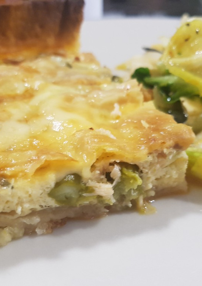 Una foto de Quiche de salmón ahumado y espárragos verdes light