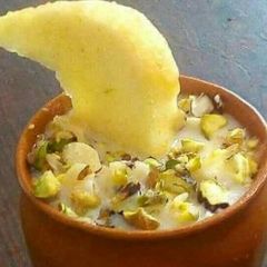 A picture of Apple kesari shahi rabdi.