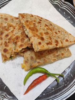 চিজী আলু,কর্ন, পরোটা (cheese, aloo,corn paratha recipe in bengali) রেসিপির প্রধান ছবি